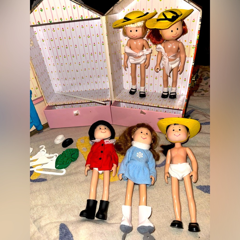 Madeline and Friends dolls and case